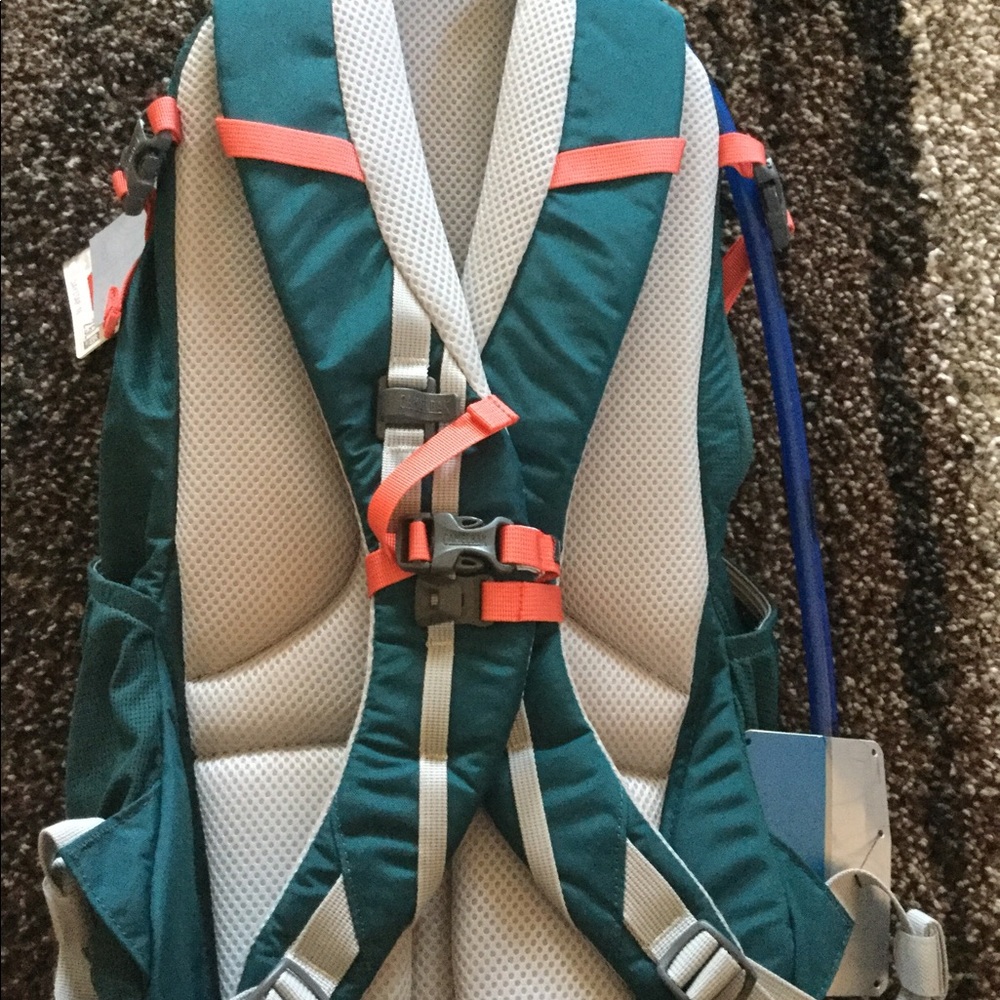 Camelbak Daystar 16 2.5L Hydration Pack Teal/Coral